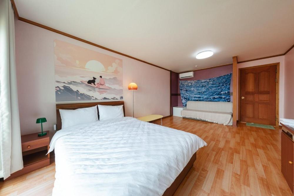 Mung&Surf Hotel Gangneung Quarto foto